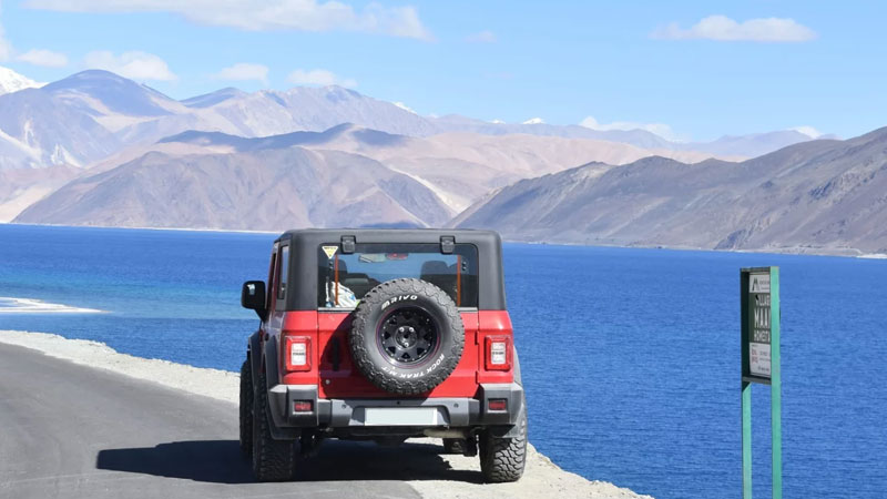 New Mahindra Thar 4WD AT Convertible Top